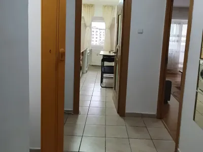 hol de acces garsoniera de inchiriat Sector 2 Bucuresti